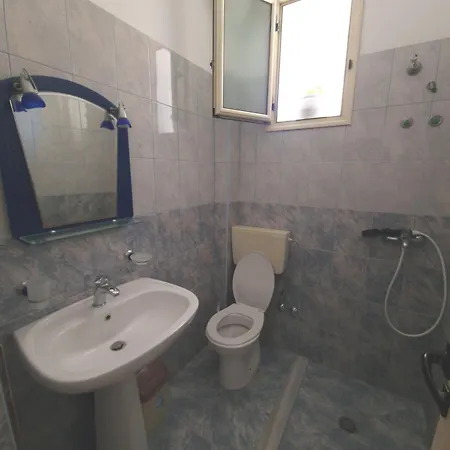 Dritan Belulaj Apartamento